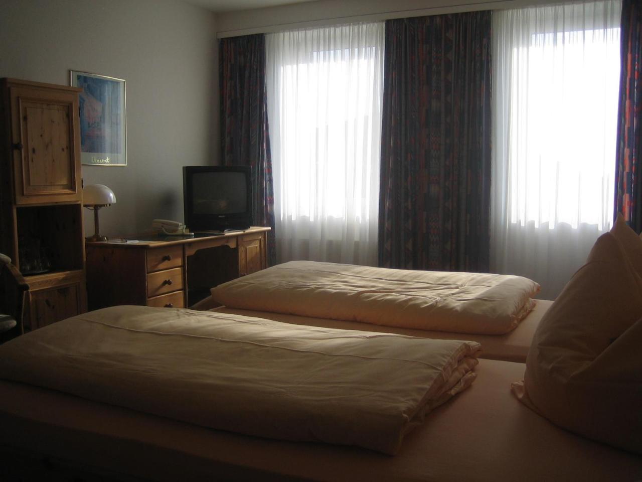 Neustaedter Hof Hotel Garni นอยชตัดท์ อัม รูเบนแบร์เกอ ภายนอก รูปภาพ
